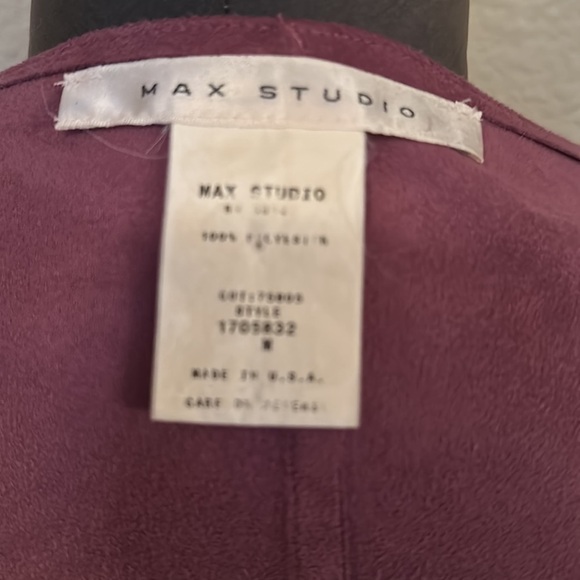 Max Studio Ultrasuede vneck top size M - Picture 6 of 6